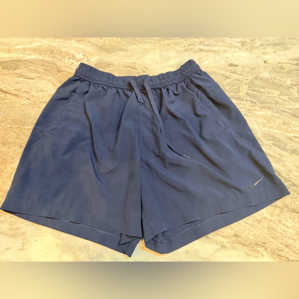 Nike Breathe Navy Athletic Shorts Women’s Large 13” Inseam Running Training